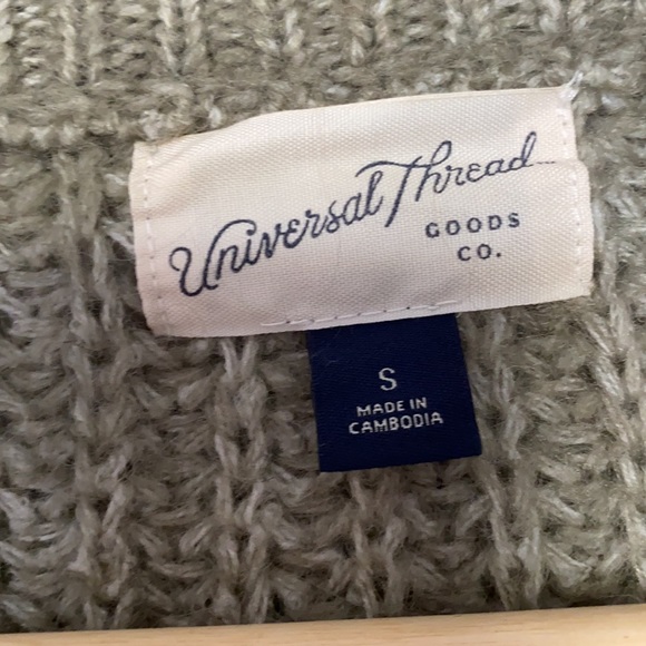 Universal Thread Oversized Sweater - Picture 4 of 7